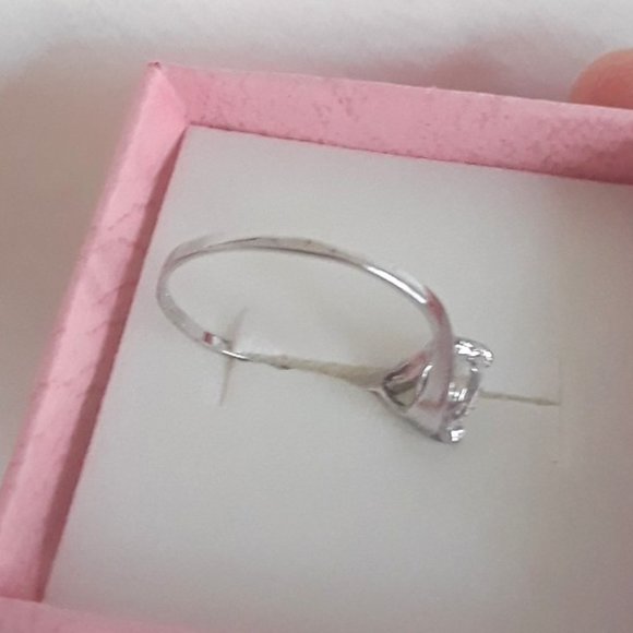 925 Sterling Silver 18K White Gold plated CZ White Stone 2 Claw Ring siz… - Picture 5 of 6